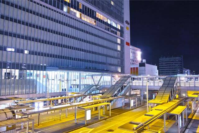 新横浜周辺は首都圏中心部の中で比較的運転しやすい道路環境