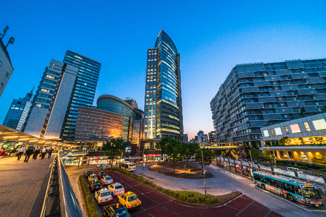 夜の川崎駅